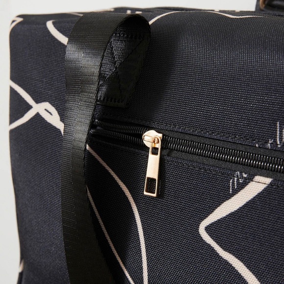 Mali & Lili Abstract Weekender Duffle - Picture 4 of 9
